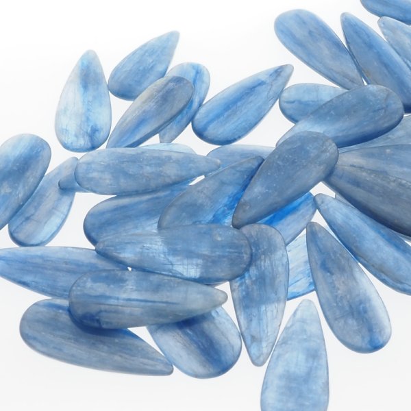 Kyanit 24-32x10-13x2-4 mm łza (sztuka)