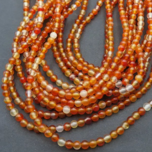 Karneol kulka polerowana 4mm (sznur)