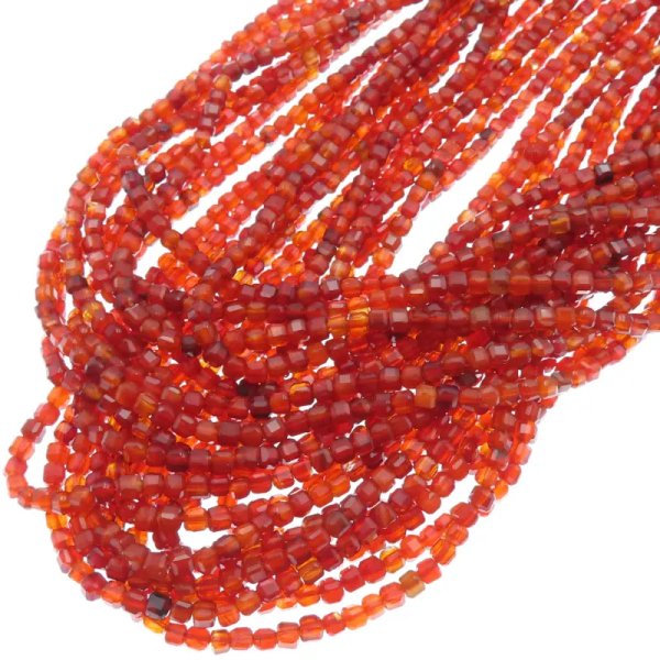 Agat czerwony fasetowana kostka 2,5 mm – sznur ok. 39,5 cm