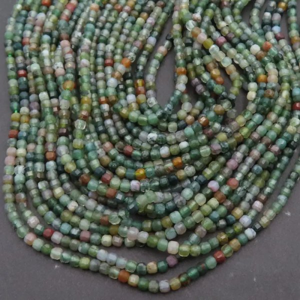 Agat mszysty fasetowana kostka 2,5 mm (sznur)