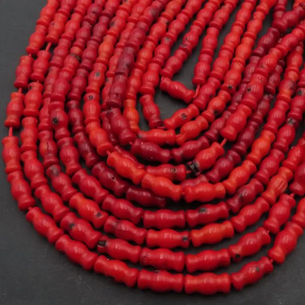 Koral czerwony „klepsydra” 13×8 mm – sznur ok. 41,5 cm (drugi gatunek)