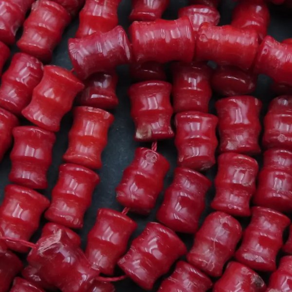 Koral czerwony klepsydra 8x6 mm (sznur) - drugi gatunek