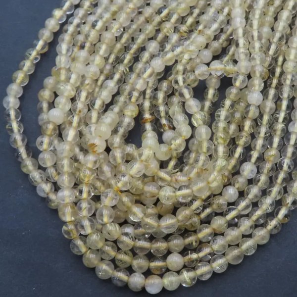 Kwarc rutylowy ze złotą nitką kula 4,5 mm (sznur)