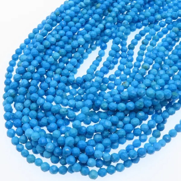 Turkus (howlit) kulka fasetowana 4mm - niebieski (sznur)