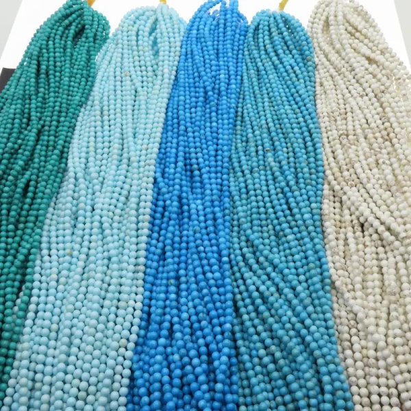 Turkus (howlit) kulka polerowana 4 mm – sznur ok. 39,5 cm