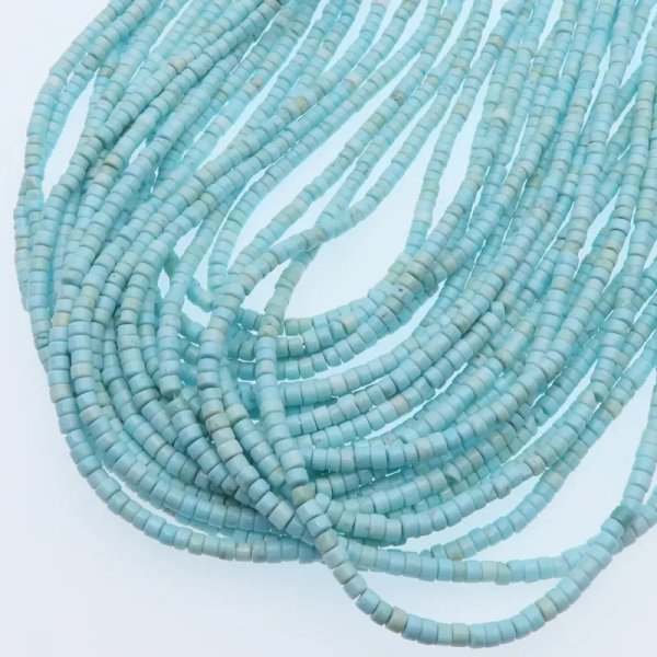 Turkus (howlit) walec 2x3mm błękitny (sznur)