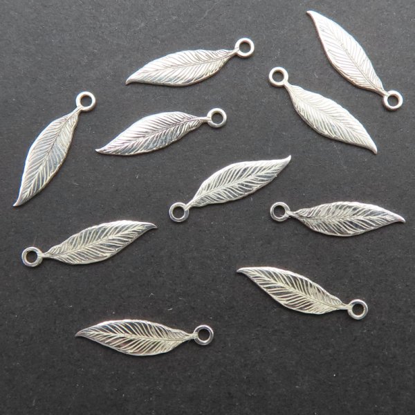 Srebro Ag  - zawieszka piórko 13x3,5mm