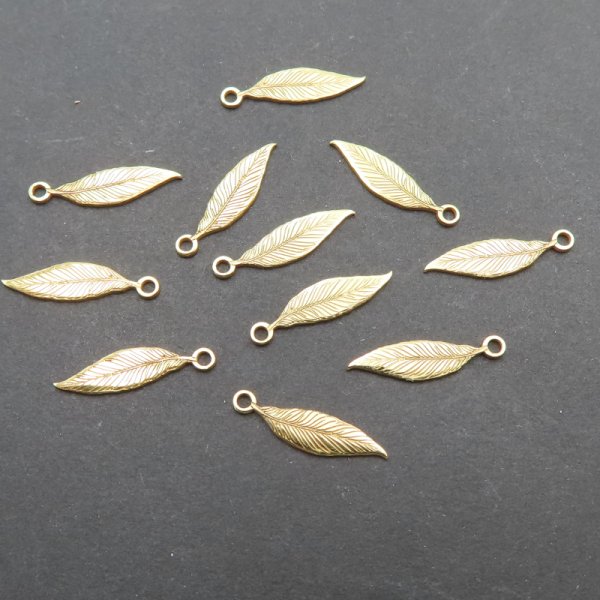 Srebro złocone Ag  - zawieszka piórko 13x3,5mm