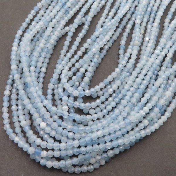 Akwamaryn fasetowany - kulki 2,5 mm (sznur)