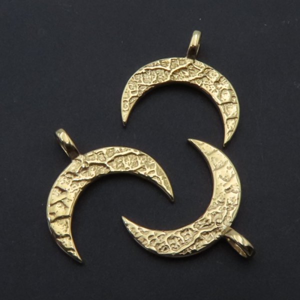 Srebro złocone  Ag - księżyc młotkowany  18x13mm