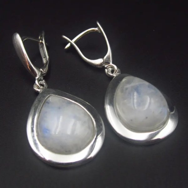 Kamień Księżycowy i srebro rodowane - kolczyki łezki (para)
