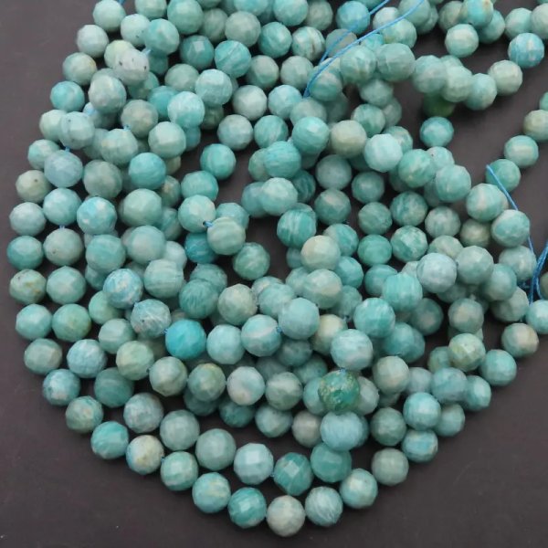 Amazonit fasetowany kulki 8 mm (sznur)