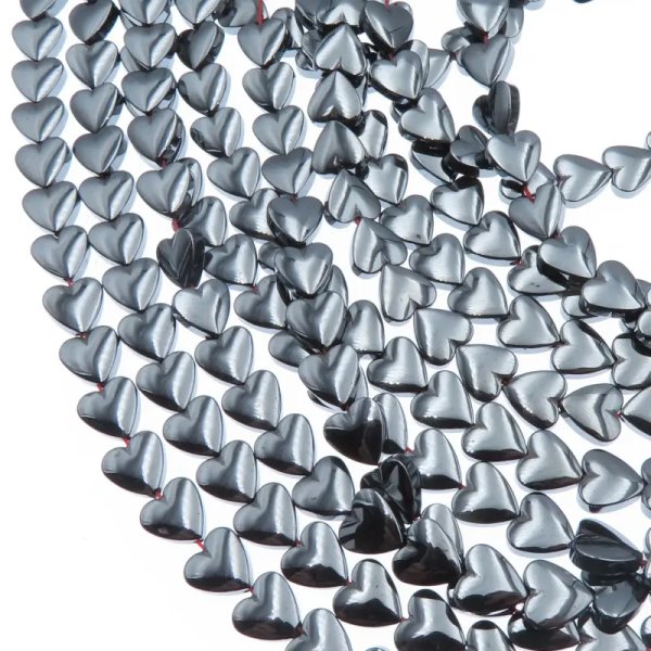 Hematyt grafitowy serce 10 mm – sznur ok. 40 cm