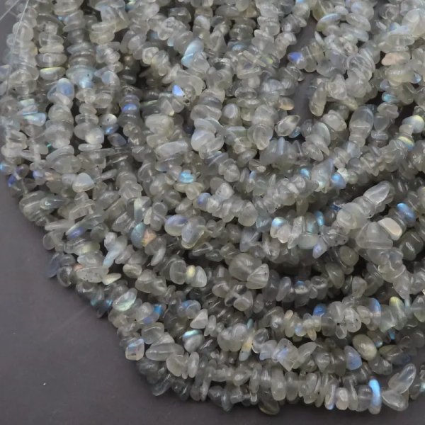 Labradoryt polerowana sieczka 6-8 mm (sznur 80 cm)