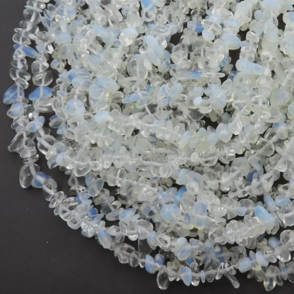 Opal z Kryształem Górskim - polerowana sieczka 8-10mm (sznur 80 cm)