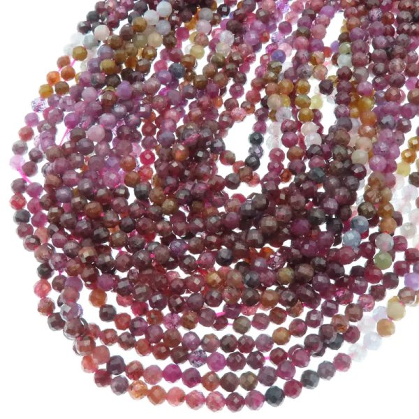 Rubin fasetowane kulki 4 mm (sznur)