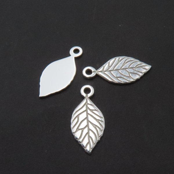 Srebro Ag - zawieszka liść 13x6 mm