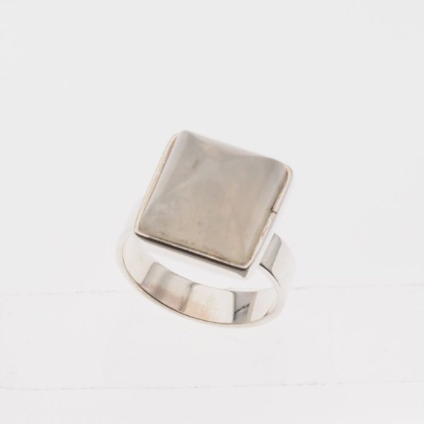 Kamień Księżycowy i srebro - pierścionek kwadrat (rozmiar jubilerski 15) z regulacją