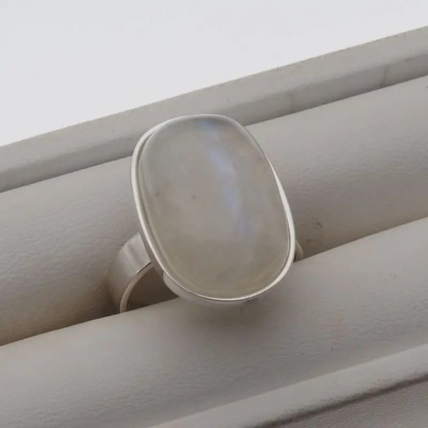 Kamień Księżycowy i srebro - pierścionek owal - rozmiar 16 +/- 2 rozmiary regulacji