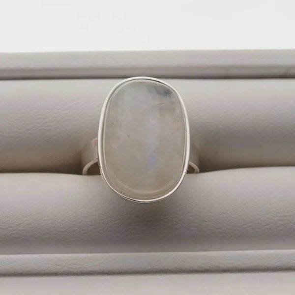 Kamień Księżycowy i srebro - pierścionek owal - rozmiar 16 +/- 2 rozmiary regulacji