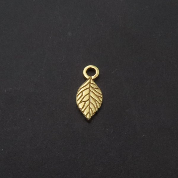 Srebro Ag złocone - zawieszka liść 8,5x3,5 mm