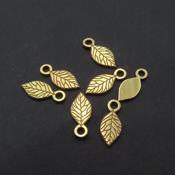 Srebro Ag złocone - zawieszka liść 8,5x3,5 mm