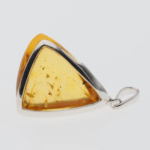  Bursztyn przezroczysty ze szczątkami roślinnymi i srebro - zawieszka trójkąt