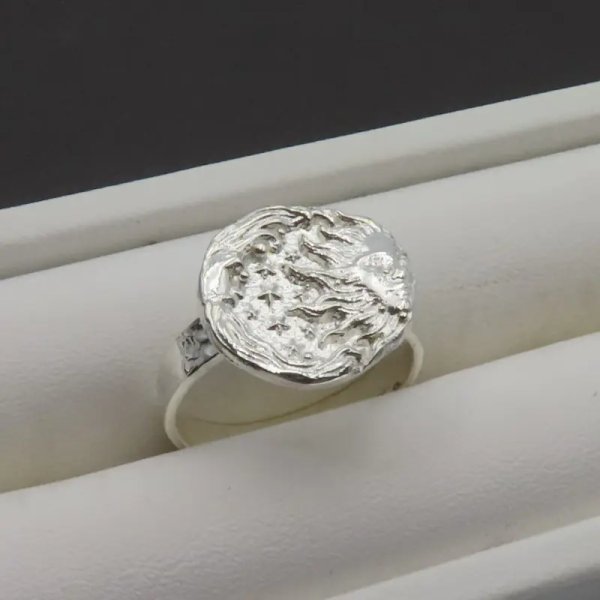 Pierścionek księżyc i słońce - młotkowane srebro (Rozmiar Jubilerski 15)  /- 2 rozmiary regulacji