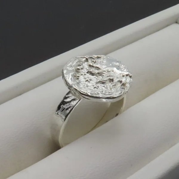 Pierścionek księżyc i słońce - młotkowane srebro (Rozmiar Jubilerski 15)  /- 2 rozmiary regulacji