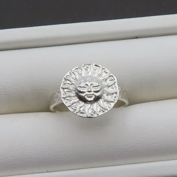 Pierścionek słońce - młotkowane srebro (Rozmiar Jubilerski 13 i 15 ) + /- 2 rozmiary regulacji