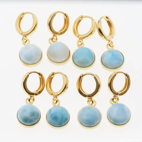 Larimar w srebrze złoconym - kolczyki okrągłe 10 mm