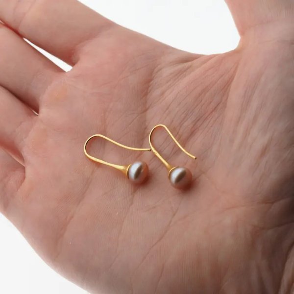 Perła różowa i srebro złocone - kolczyki otwarte - okrągłe (para)