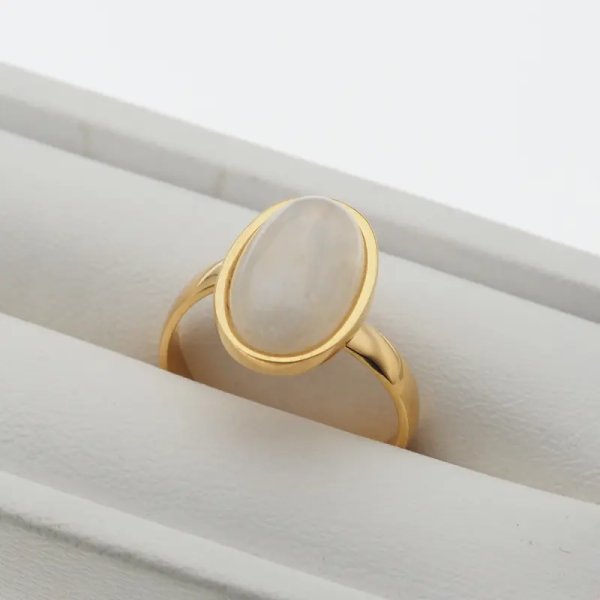 Kamień Księżycowy i srebro złocone - pierścionek owal - rozmiar 15 +/- 2 rozmiary regulacji
