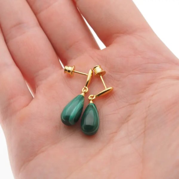 Malachit krople i srebro złocone - kolczyki wiszące sztyfty