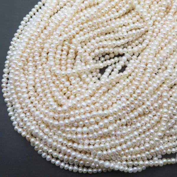 Perły Naturalne Hodowane białe 4-5 mm nr 311 (sznur)