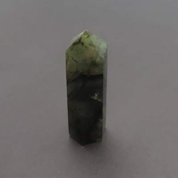 Labradoryt - obelisk (stożek) kolekcjonerski (sztuka)