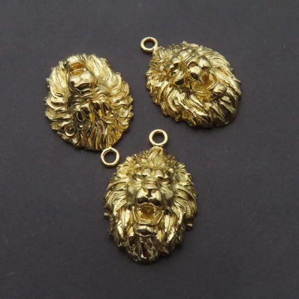 Srebro Ag złocone - zawieszka lew 24x17 mm
