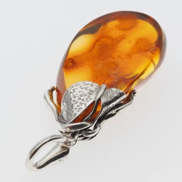 Koniakowy bursztyn  i srebro oksydowane - zawieszka