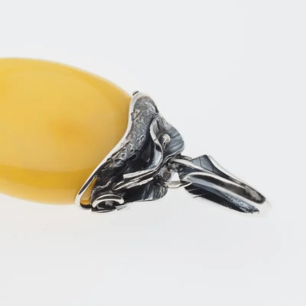 Żółty bursztyn i srebro oksydowane - zawieszka