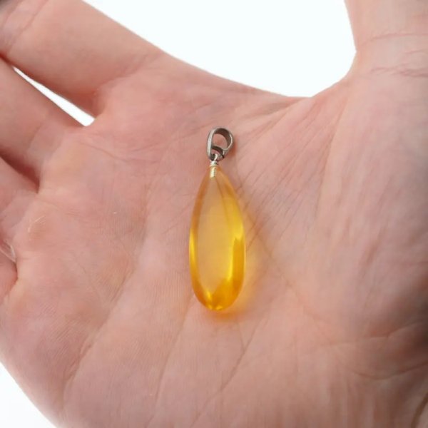 Bursztyn przezroczysty i srebro oksydowane - zawieszka