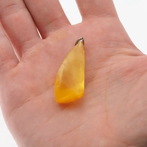 Bursztyn przezroczysty z chmurami i srebro oksydowane - zawieszka