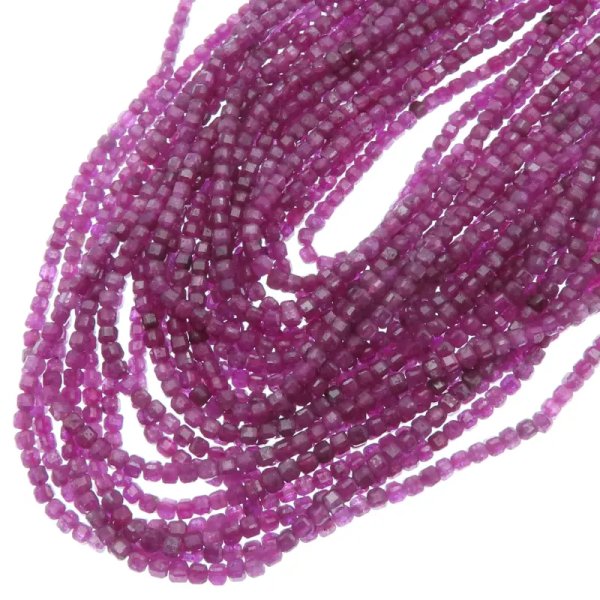 Rubin fasetowane kostki 2,5 mm (sznur)