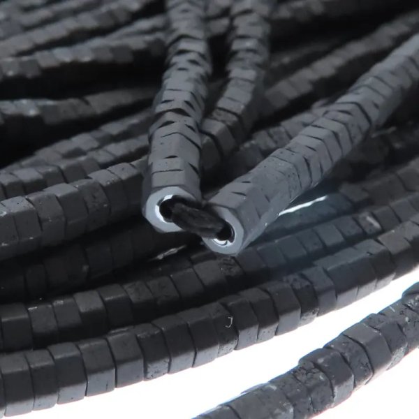 Hematyt czarny matowy sześciokąt 2x1 mm (sznur)