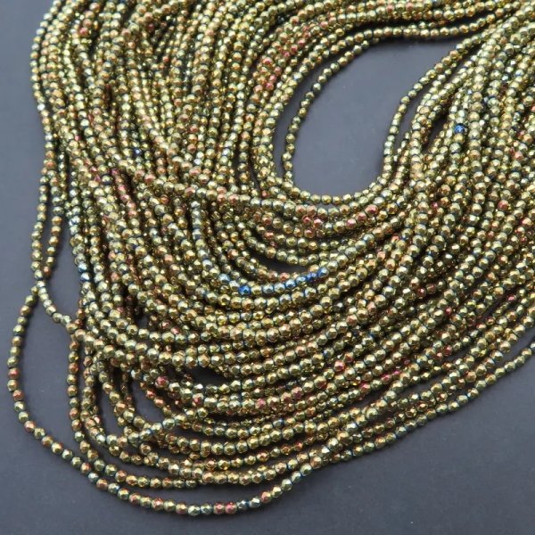 Hematyt złoto-zielony fasetowany kulki 2 mm (sznur)