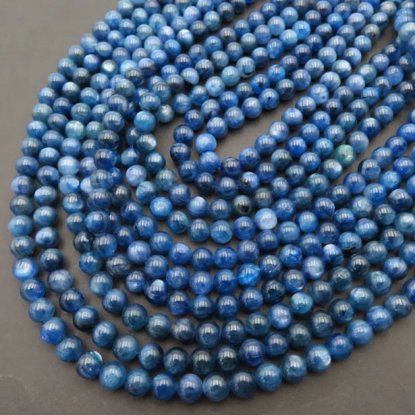 Kyanit kulka 6,5mm (sznur) 