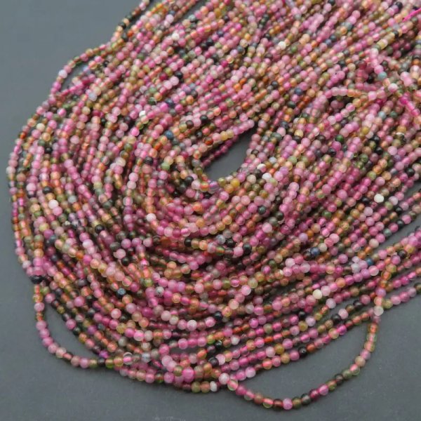 Turmalin kolorowy kulka 2 mm (sznur) 