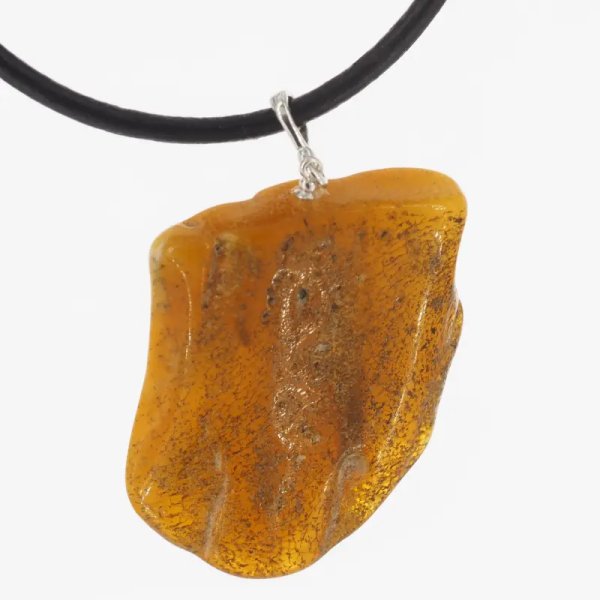 Naturalny, surowy Bursztyn mleczny, częściowo polerowany i srebro - naszyjnik na rzemieniu