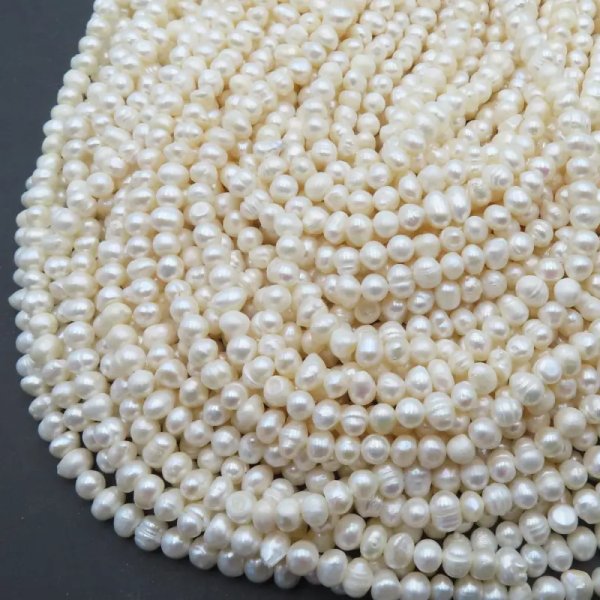 Perły Naturalne Hodowane białe 5-6 mm nr 216 (sznur)