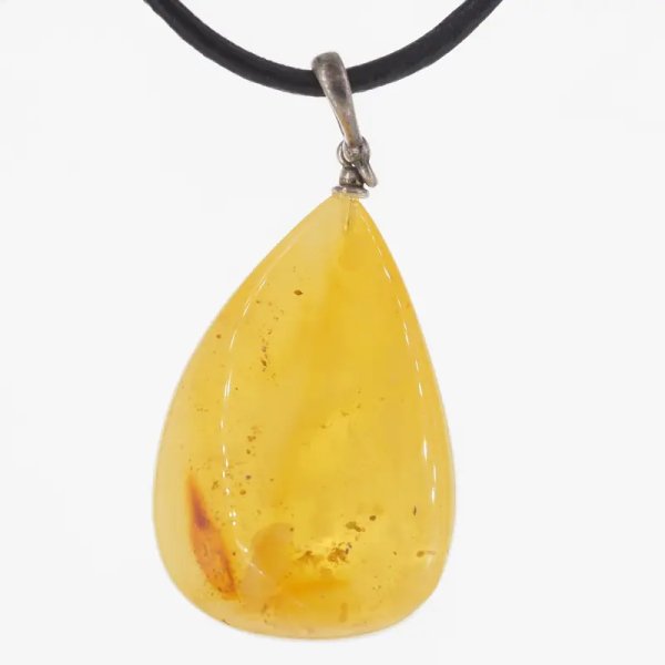 Mleczny bursztyn i srebro oksydowane - naszyjnik na rzemieniu