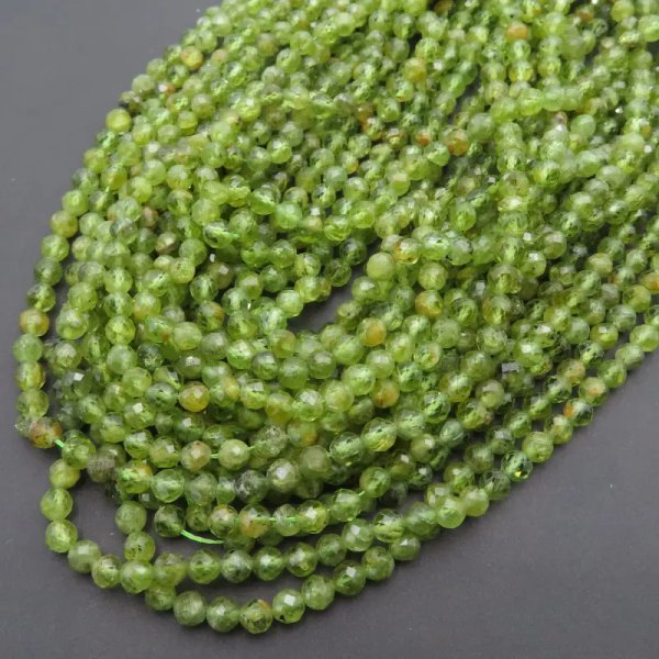 Oliwin (Peridot) kulki fasetowane 5 mm (sznur) 